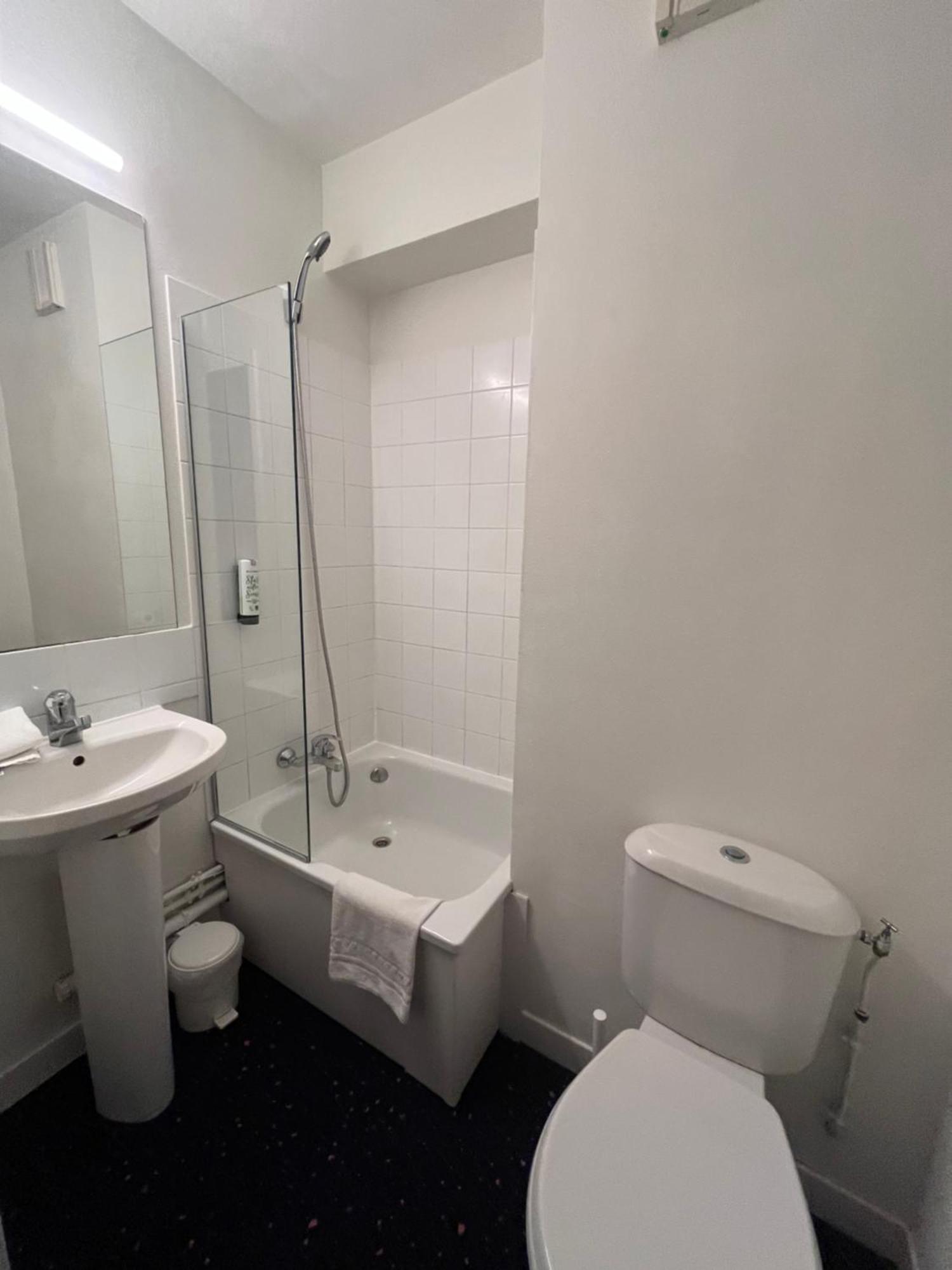 Appart'Hotel Laureades Clermont-Ferrand Centre Jaude ภายนอก รูปภาพ