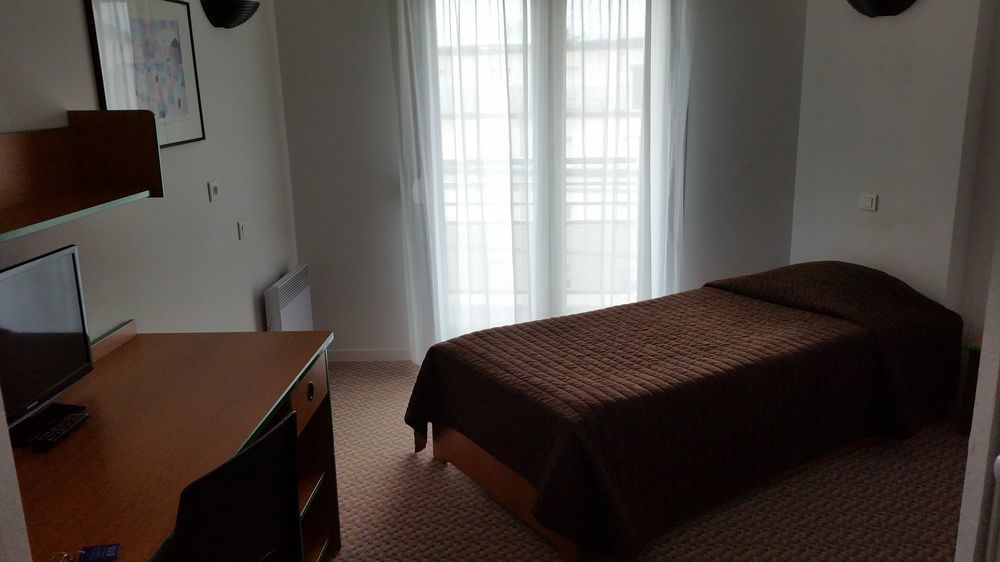 Appart'Hotel Laureades Clermont-Ferrand Centre Jaude ภายนอก รูปภาพ